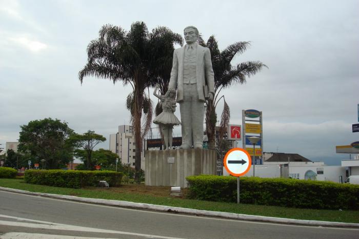 Humberto Escultor e Monumentos Taubaté Vale do Paraíba
